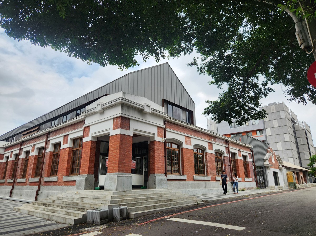 你不會抱怨黑卡太貴，卻天天罵房價太高——因為你其實還沒死心 | M傳媒