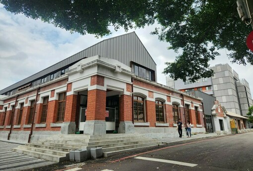 你不會抱怨黑卡太貴，卻天天罵房價太高——因為你其實還沒死心 | M傳媒