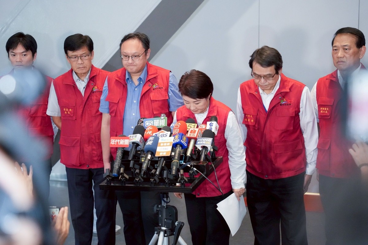 台中防疫風波 盧秀燕兩度鞠躬致歉：概括承受、引以為鑑