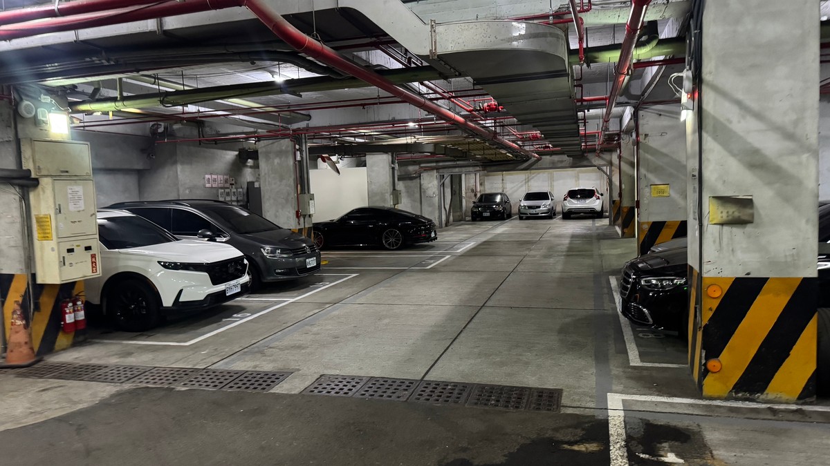 300萬買車位是盤子還是投資？內行人算給你看：25年後的驚人變化 | M傳媒