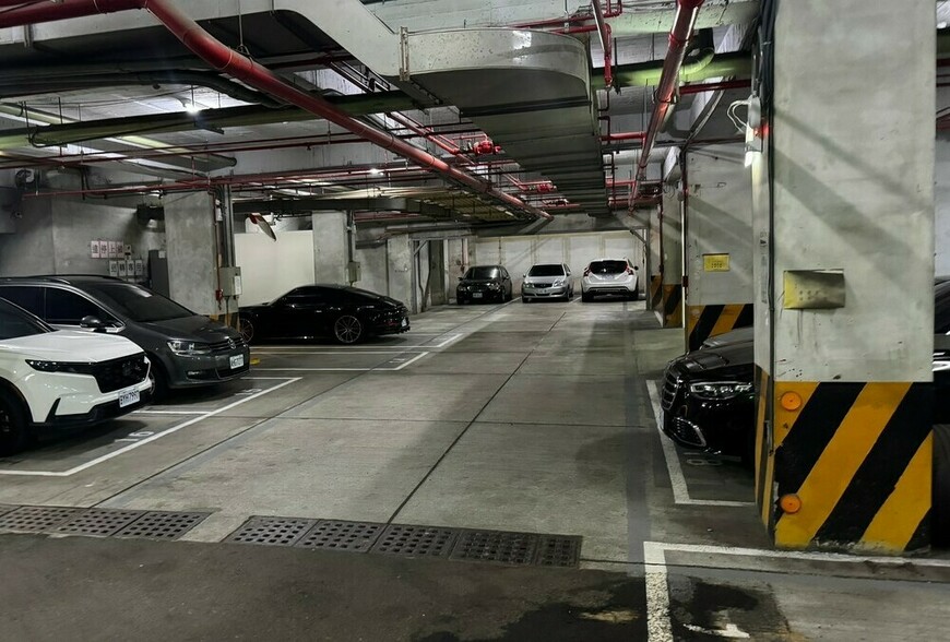 300萬買車位是盤子還是投資？內行人算給你看：25年後的驚人變化 | M傳媒