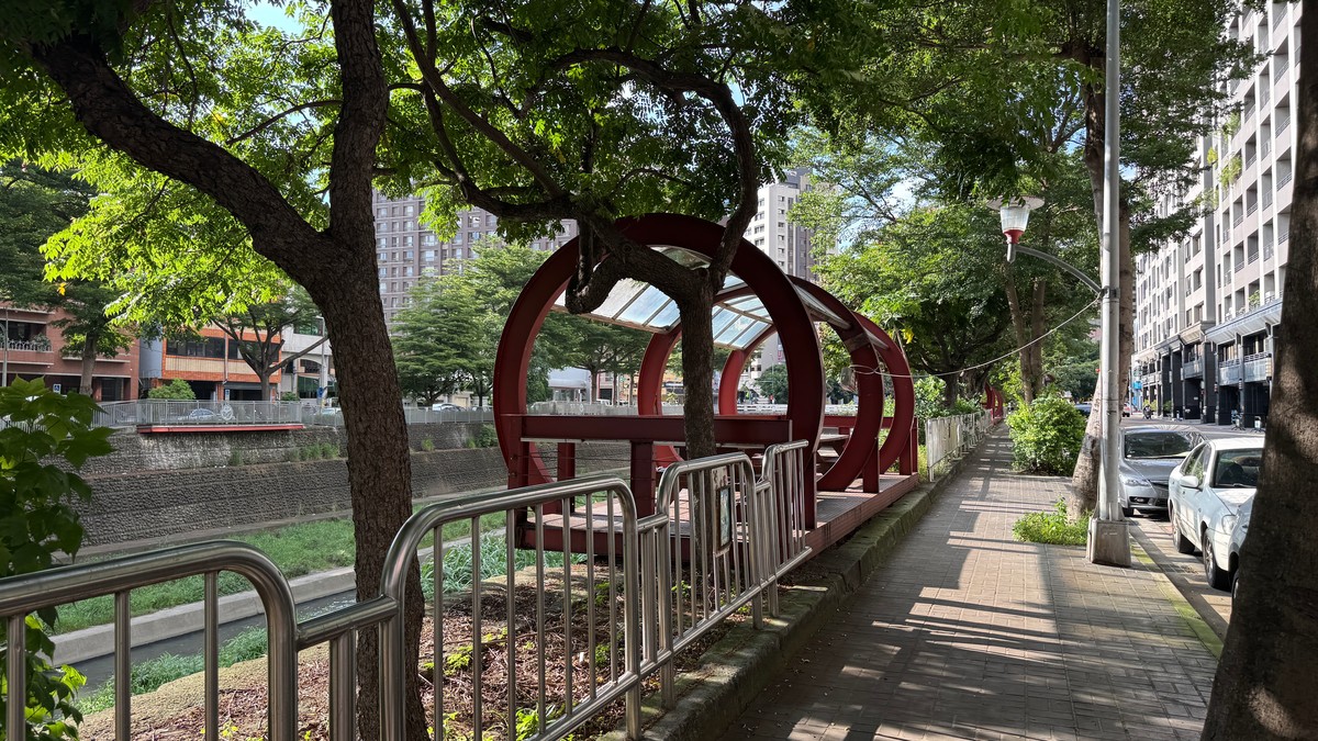 外資急撤！台股重挫逾千點，新台幣連九貶逼近31.5元 | M傳媒