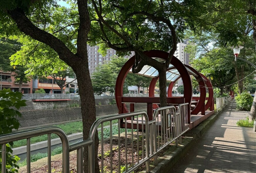 外資急撤！台股重挫逾千點，新台幣連九貶逼近31.5元 | M傳媒