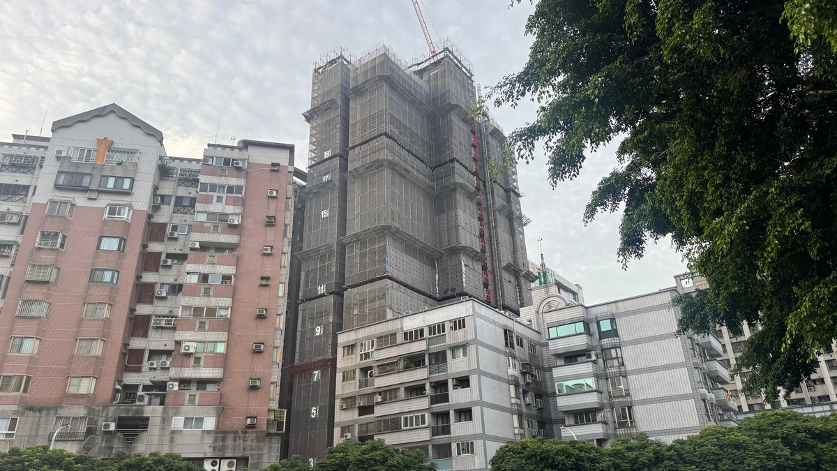 1200 萬想買 4500 萬？專家一句話打醒全場：你是在買房還是買壓力？