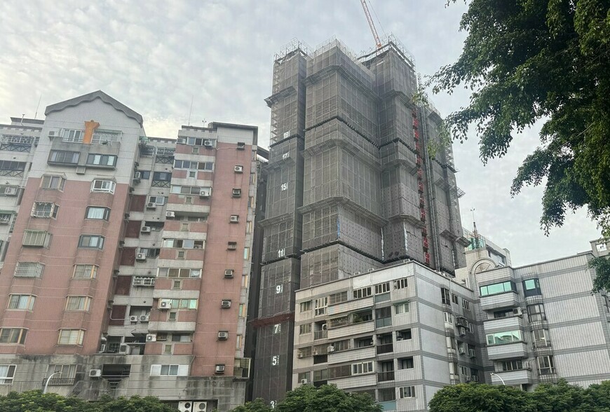 1200 萬想買 4500 萬？專家一句話打醒全場：你是在買房還是買壓力？