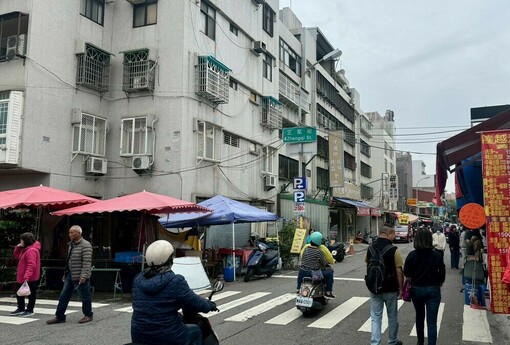 老家賣給親戚、爸媽回租真的划算？你會支持這種「賣房養老」嗎？ | M傳媒