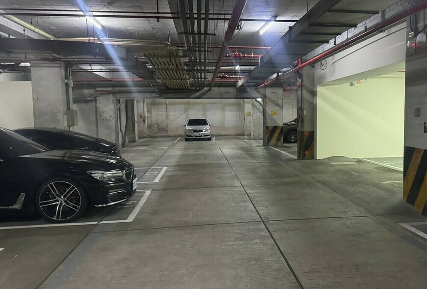 建商喊「車位快賣光」結果實登一年沒動？內行揭三大套路：你看到的熱銷可能是假的 | M傳媒