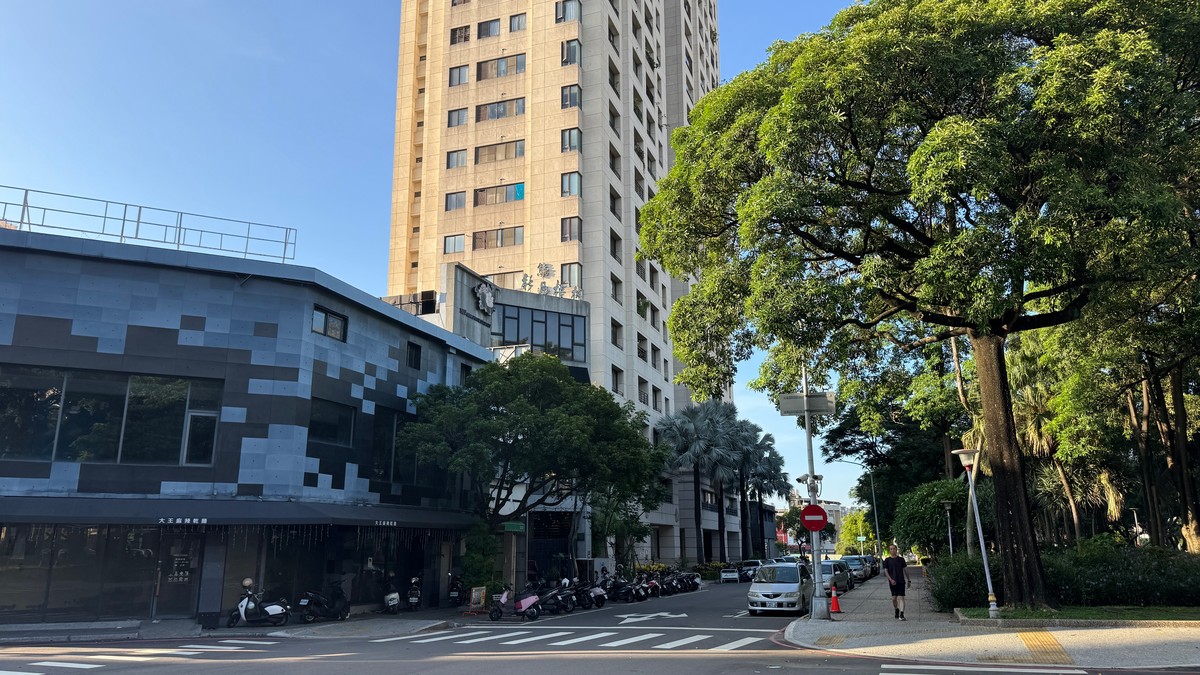 房仲服務費戰火再起！網友嗆「不想付就自己談」掀兩派論戰 | M傳媒