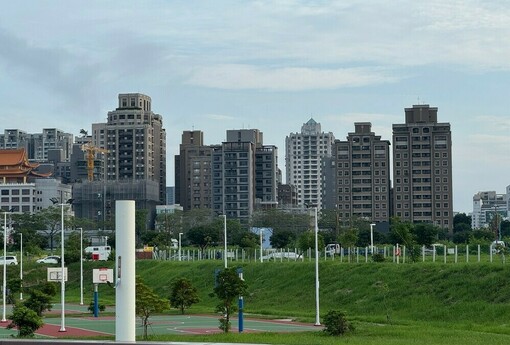 2025房市總結：交易量七年新低，「價量齊跌」成定局，2026展望審慎保守 | M傳媒