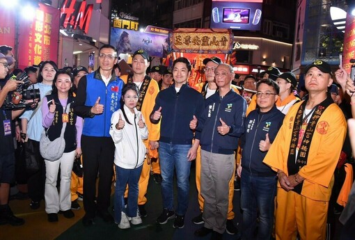 艋舺青山王祭熱鬧登場 西門町紅壇、藝閣車吸引大批民眾 | M傳媒