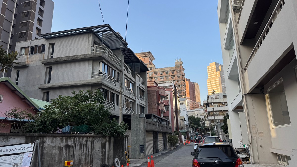 第一線仲介吶喊：成交不了不是不努力，是屋主「想要價」快把我們餓死 | M傳媒