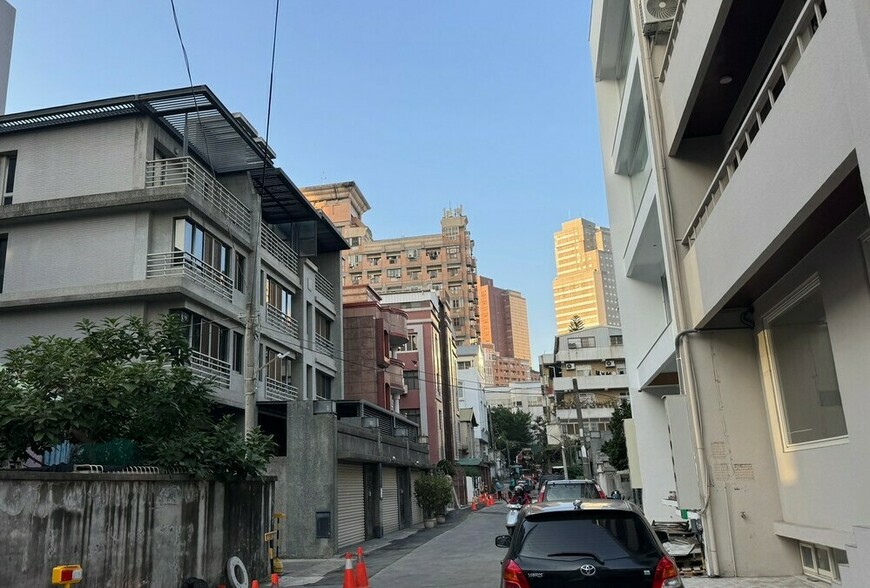 第一線仲介吶喊：成交不了不是不努力，是屋主「想要價」快把我們餓死 | M傳媒