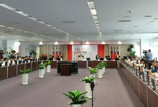 台中Hi 8 全城開趴 88天8大慶典接力登場 盧市長：逢8必發 邀全民一路玩到元宵節