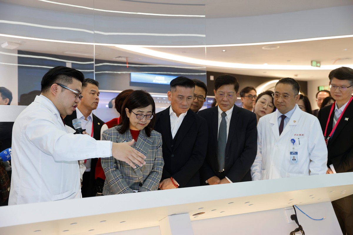 第16屆雙城論壇上海登場！林奕華率團參訪上海市最新交通基建、文化演藝地標及中山醫院智慧醫療中心