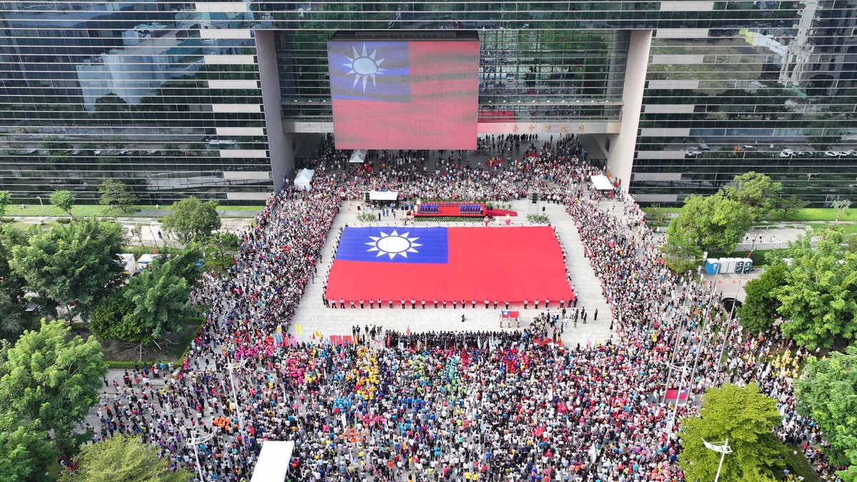 台中115年元旦升旗盛大登場 「向城市英雄致敬」號召全民共襄盛舉