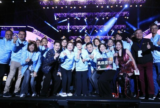 最強跨年在台中！蕭敬騰獨家開唱湧30萬人潮 盧市長史上最短致詞「馬麻愛你」再創紀錄