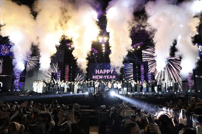 「2026台南好young」跨年晚會人數創新高　黃偉哲與30萬人共迎馬年