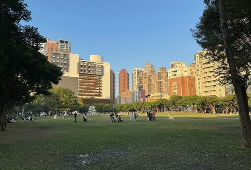 「2026不會更慘了！」代銷雙雄翻多宣言：讓利換量、5兆熱錢，房市準備止血？ | M傳媒