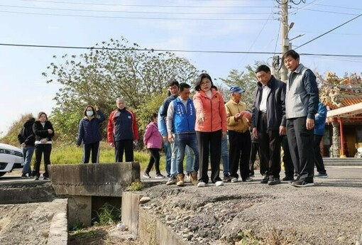 縣長張麗善會勘東勢、元長鄉道路、農水路 提升用路安全及耕作環境