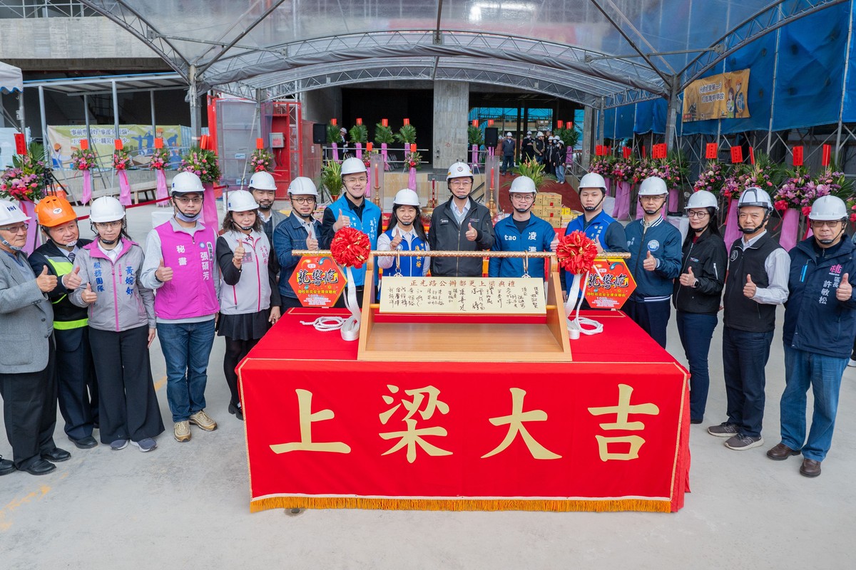 桃園首件自辦公辦都更上梁！255戶社宅明年底完工，1至3房樣品屋開箱