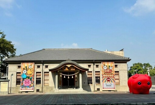 屏東演武場化身時光機 老街柑仔店、大紅豬撲滿添年味     