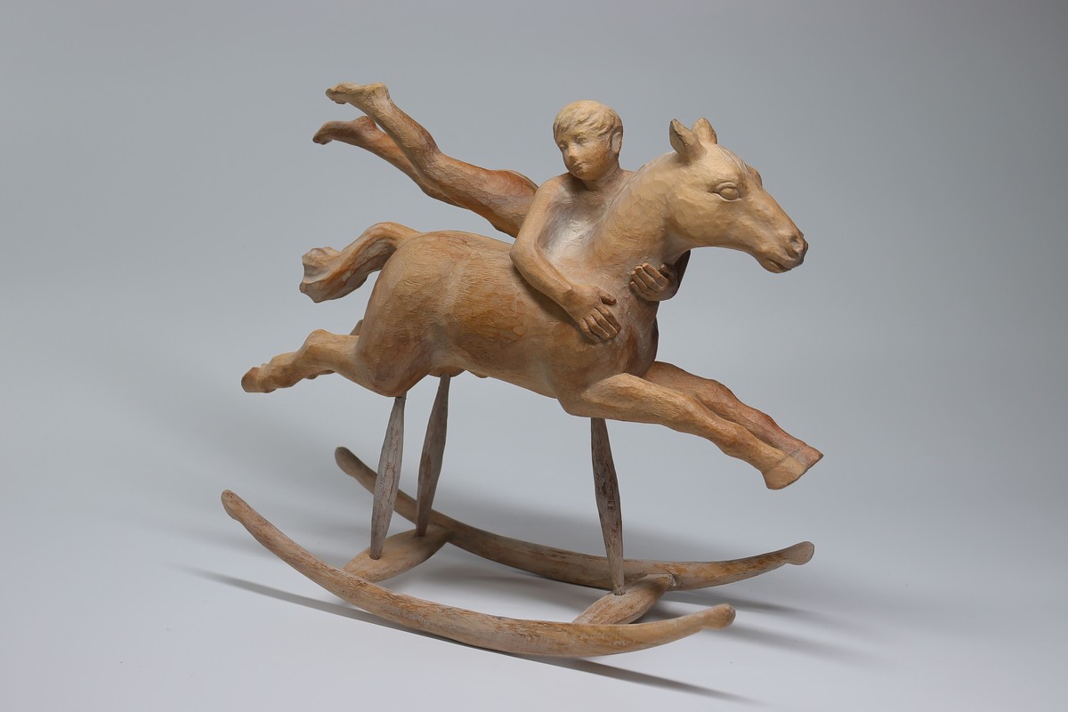 以木刻馬、以藝迎年 「木馬緩行集」展現生肖木雕多元風貌