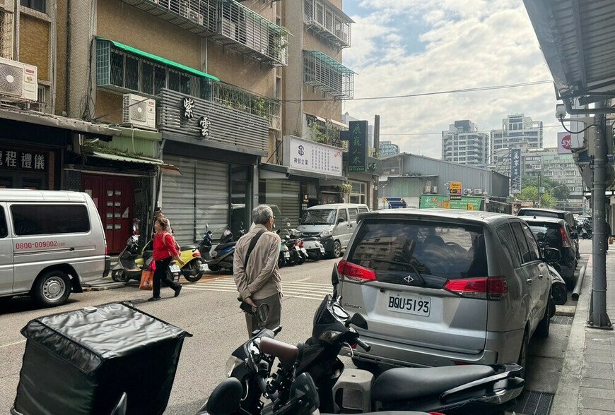 房價跌、租金飆!小資族租房壓力爆表