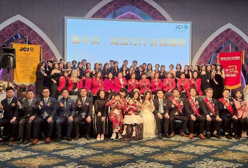 從手抖新秀到扛起傳承大旗！嚴意情以「創價、傳遞、奉獻」精神接棒臺中女青商會長