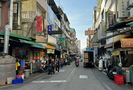 別被「終身租屋致富論」騙了！專家警告：爽一時，老了可能無家可歸