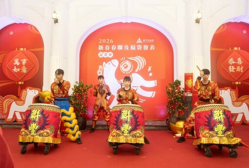 高虹安市長宣布新春限定 竹市「駿馬迎福」春聯、紅包2/2起開放索取