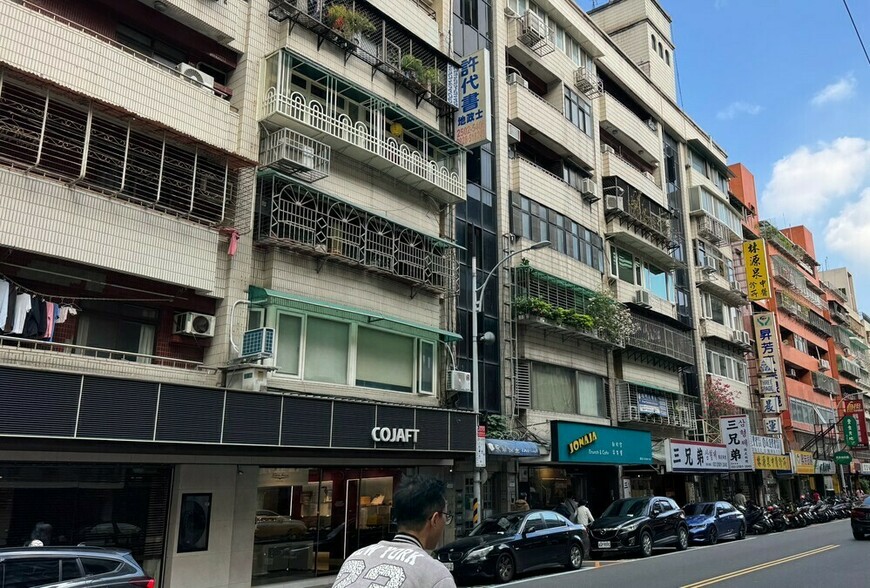 租屋補助一發，房租就跟著漲？為什麼政府發錢，總像在幫業者「加薪」？