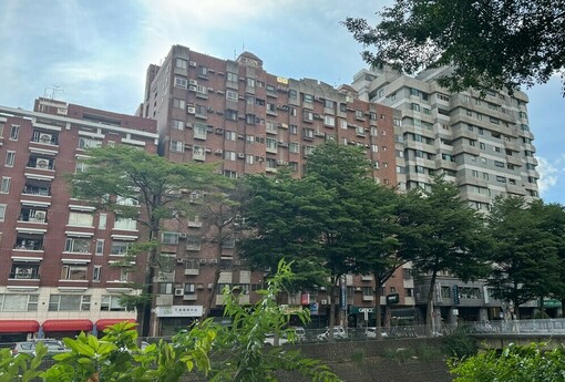 帶房嫁尪，卻被「每月兩萬孝親費」追？網友怒:差不多就好