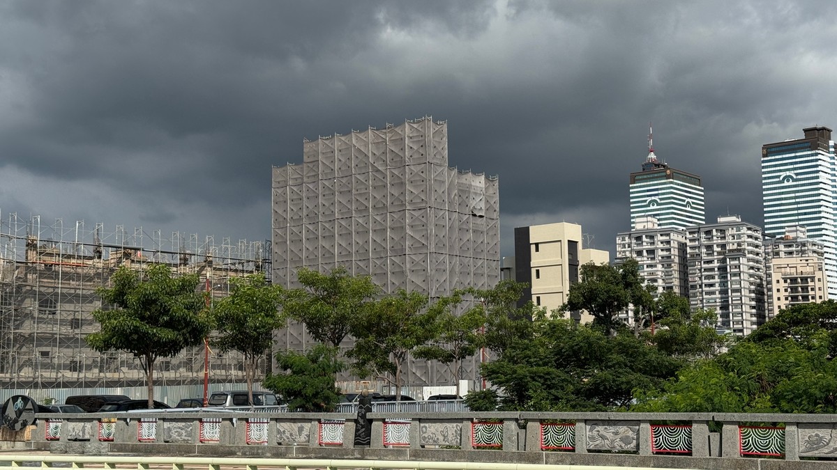 預售屋案場實況轉播：新案砍價衝、滯銷重簽、熱門案守住價格