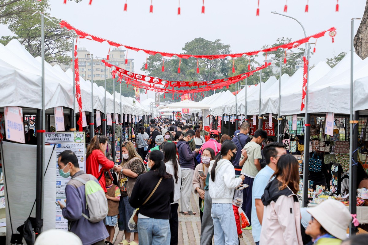 迎新春、辦年貨一次到位，嘉有好市集年貨大街熱鬧登場
