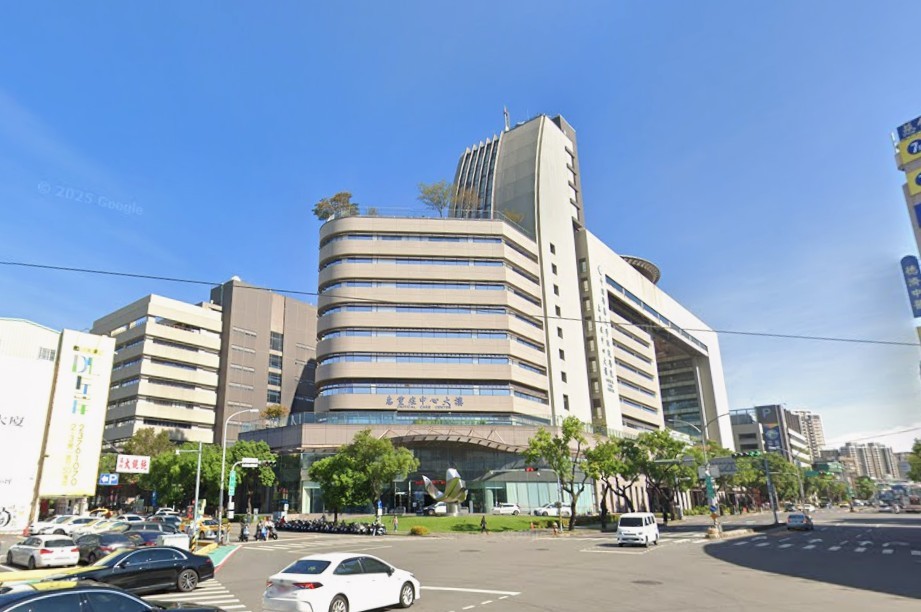 102歲人瑞婚姻風波：看護爭權？子女過界？社群熱議誰對誰錯