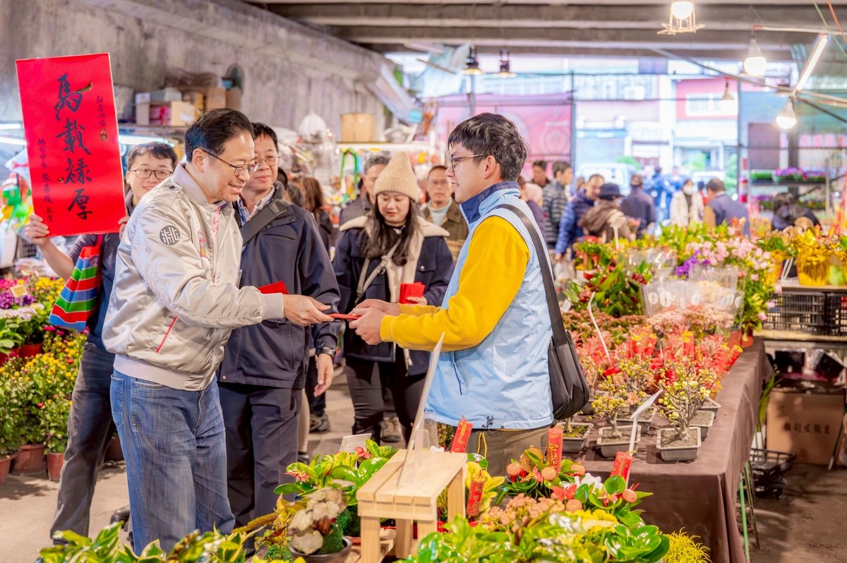 桃園假日花市今起連續營業16天　張市長拜早年邀市民採買迎新春
