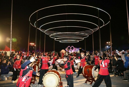 2026新營波光節今登場　原創IP共構光影打造天鵝湖夢境場域