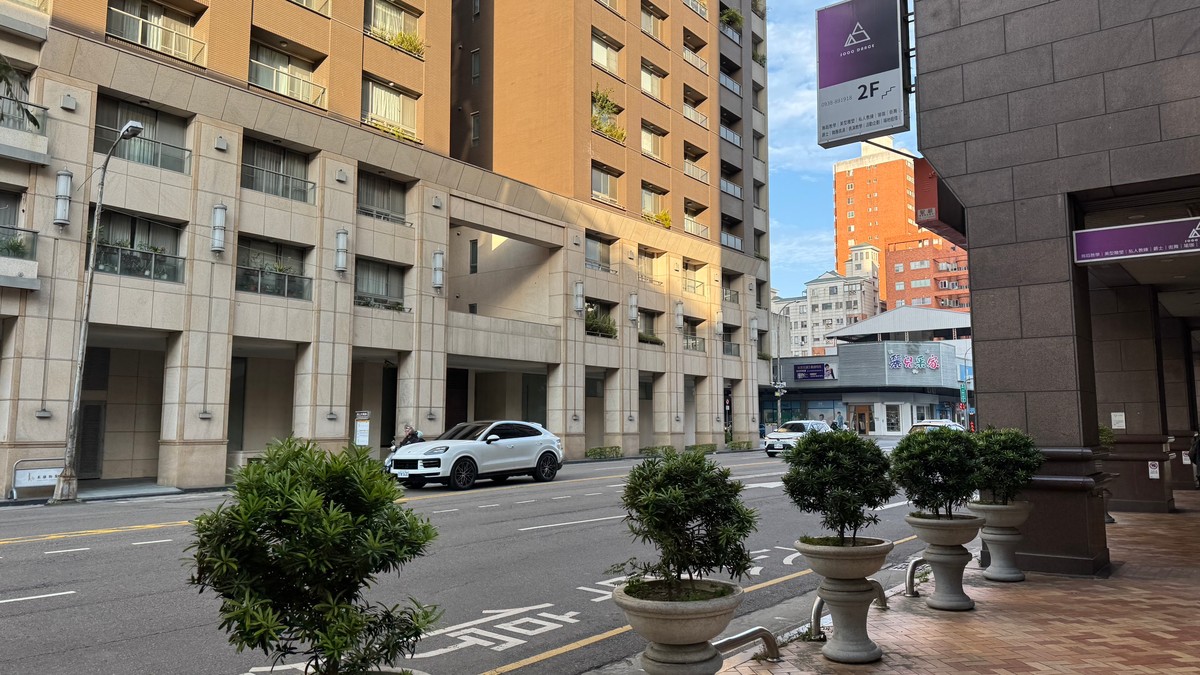 房市寒冬來襲！「開門員」房仲恐被淘汰，專業顧問才是生存關鍵