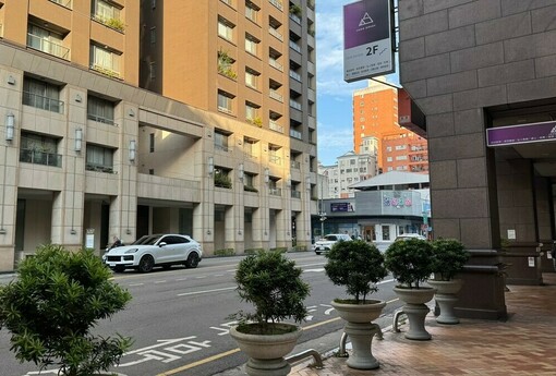 房市寒冬來襲！「開門員」房仲恐被淘汰，專業顧問才是生存關鍵