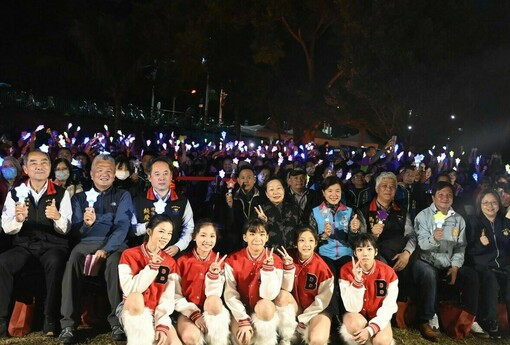 大陳公園夜晚大變身　光耀森林燈海成花蓮走春新景點