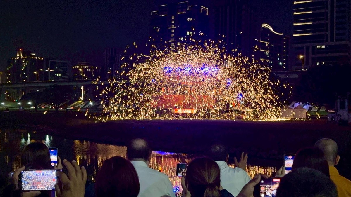 2026新北燈會隆重點燈  嗨玩大都會公園夢幻遊樂場