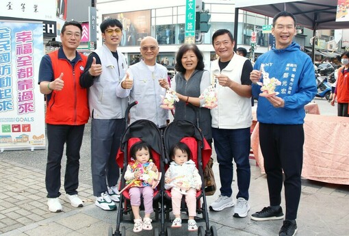 嘉義市馬年小提燈「馬上熊賀」發放 民眾大讚造型有創意