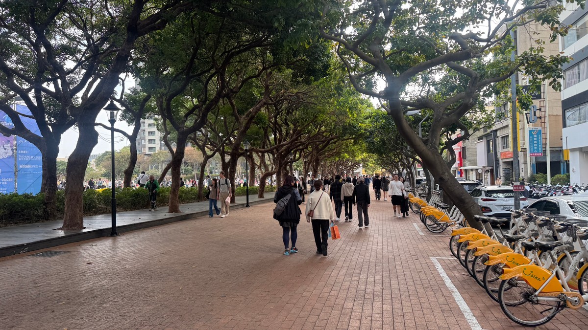 網友怒嗆「沒關係，你不蓋社宅，我們年輕人不結婚，互不相欠」