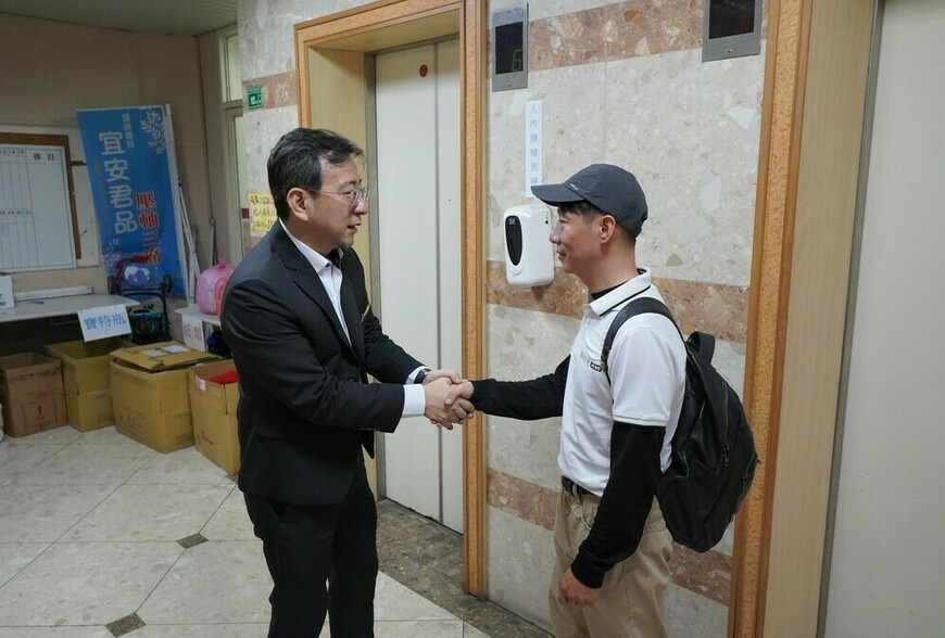 工地主任拿回扣，是個人問題，還是制度問題？