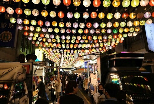 萬盞燈籠點亮太平老街　斗六燈海節熱鬧登場