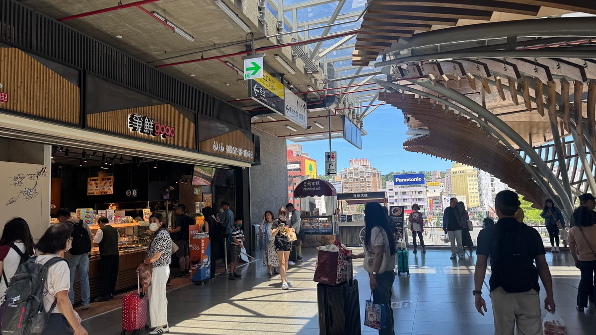 賣麵的兒子翻身房仲店長，最後卻連自己的良心都賣掉了，一個讓人心寒的故事