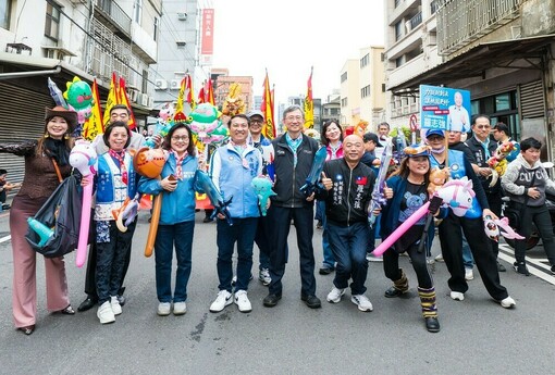 2026靚靚楊梅熱鬧踩街　王副市長邀市民賞燈同樂慶元宵