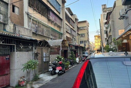 台中30年老華廈開價1250萬，最後56折才賣掉？這新聞有鬼吧！