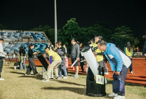 元宵「紅月伴花燈」！2026屏東追星季首秀 3/3五地連線直播登場     