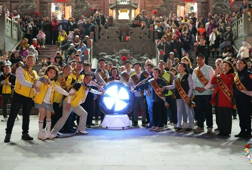 澎湖上元乞龜熱鬧登場 林皆興走訪廟宇 點燈祈願澎湖平安順遂